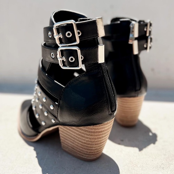 NEW Black Studded Cutout Buckle Strap Pointy
Toe Block Heel Ankle Booties Vegan - Picture 5 of 15